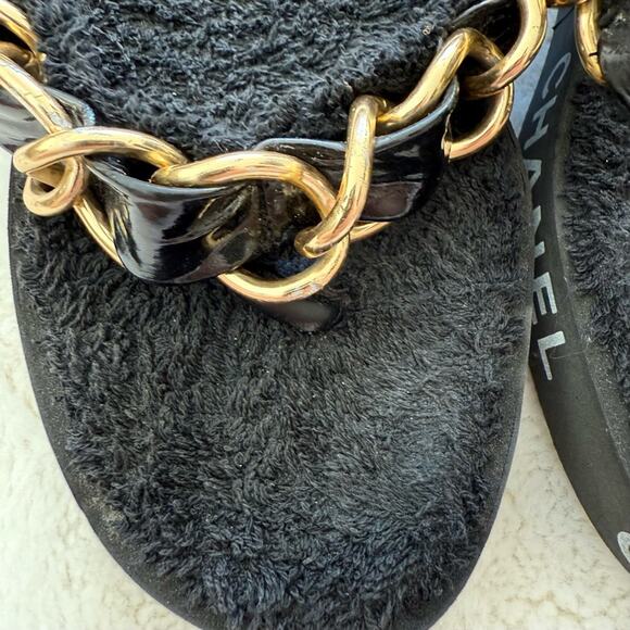 Copied - CHANEL women slides with chain size 39EU Authentic - Picture 3 of 7